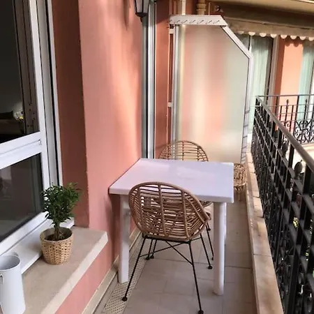 Victoria Palace - 2 Pieces - Piscine - Parking *