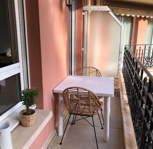 Victoria Palace - 2 Pieces - Piscine - Parking *