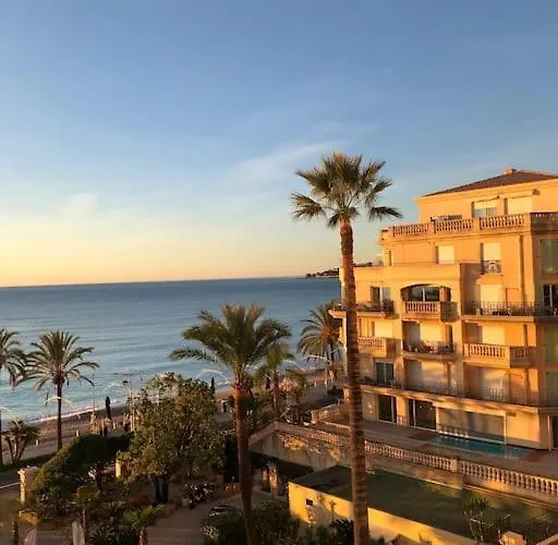 Apartment Victoria Palace - 2 Pieces - Piscine - Parking